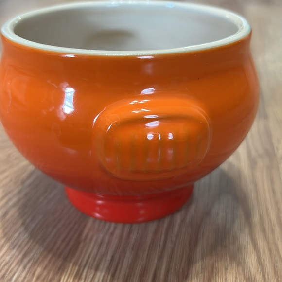 Le Creuset Heritage stoneware soup bowl 16 oz in Flame - Picture 3 of 4